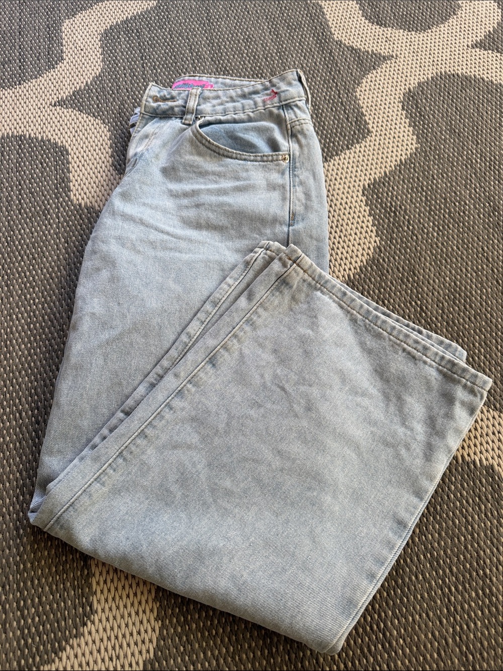 Edikted Petite Raelynn Washed Low Rise Baggy Jeans